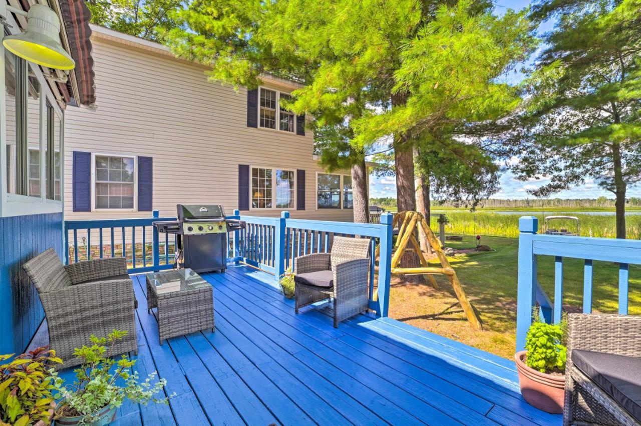 East Tawas Lakefront Getaway With Kayaks And Deck Exterior photo